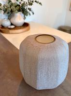 Vaas Bolia - Zandkleur - 24x23 cm, Huis en Inrichting, Woonaccessoires | Vazen, Overige kleuren, Ophalen of Verzenden, Minder dan 50 cm