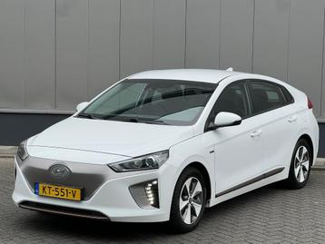 Hyundai IONIQ EV 120 pk Comfort EV + Thuislader Ori NL NAP beschikbaar voor biedingen