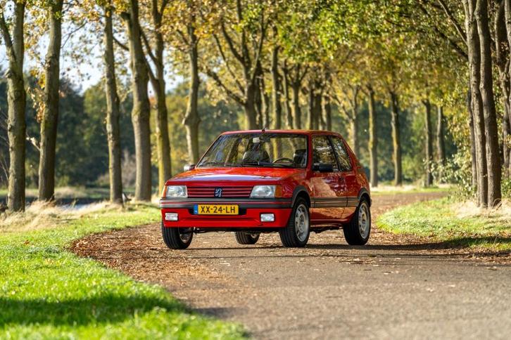 Opgeknapte Peugeot 205 1.9 GTI 1990, Auto's, Peugeot, Particulier, Benzine, Hatchback, Handgeschakeld, Origineel Nederlands, Rood