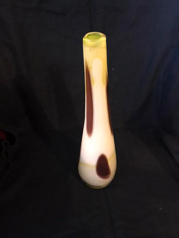 Vintage elegant vaasje van Murano glas. beschikbaar voor biedingen