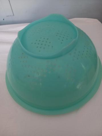 Tupperware vergiet  beschikbaar voor biedingen