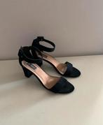 Mooi zwart schoentje maat 40/41 perfect voor kerst(gala), Kleding | Dames, Schoenen, Ophalen of Verzenden, Zo goed als nieuw, Zwart