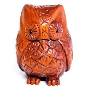 Hardhouten Netsuke van een Uil -Japan beschikbaar voor biedingen