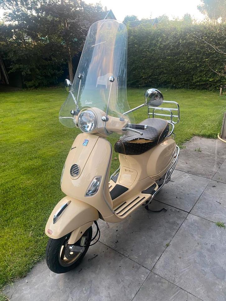 Vespa Piaggio C38 (2009) Louis Vuitton, Fietsen en Brommers, Brommers | Vespa, Gebruikt, Overige modellen, Maximaal 45 km/u, Ophalen
