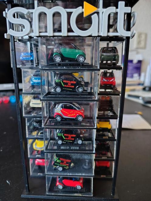 Busch Smart Tower met 25 smarts, Hobby en Vrije tijd, Modelauto's | 1:87, Zo goed als nieuw, Auto, Overige merken, Verzenden
