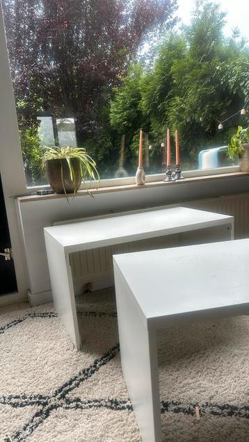 2 gratis kinder bureautjes