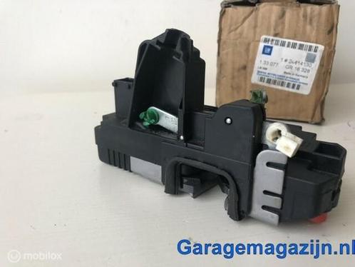 Deurslot mechaniek linksachter 4-deurs 24414130 Opel Vectra, Auto-onderdelen, Klein materiaal, Opel, Gebruikt, Ophalen of Verzenden