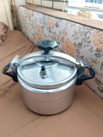 Aluminium Snelkookpan - Gebruikt beschikbaar voor biedingen