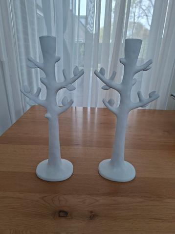Set van 2 Witte Kandelaars - Boom Design beschikbaar voor biedingen