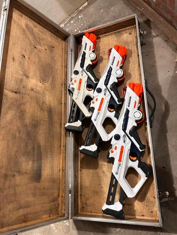 Nerf Lasertag Geweren + Flightcase beschikbaar voor biedingen
