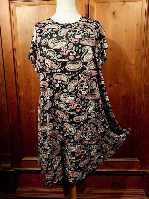 mooie jurk cold shoulder paisley print 50/52, Kleding | Dames, Grote Maten, Jurk, Ophalen of Verzenden