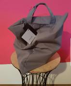 Kussen (104), Ophalen of Verzenden, Zo goed als nieuw, Grijs