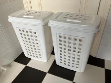 Twee goede wasmanden wasboxen kunststof - wit - Zie foto’s beschikbaar voor biedingen