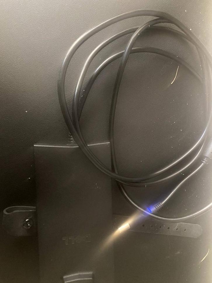 Dell lader laptop, Computers en Software, Windows Laptops, Gebruikt, 2 tot 3 Ghz, Ophalen of Verzenden