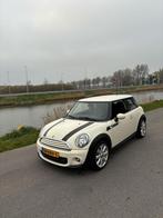 Mini Cooper One (R56)1.6  75pk 2011 Wit, Auto's, Mini, Voorwielaandrijving, 4 stoelen, Wit, Origineel Nederlands
