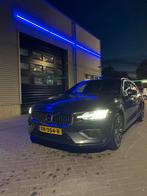 Volvo V60 T8 Twin Engine 390pk AWD Geartronic 2019 Grijs, Auto's, Automaat, Beige, 1972 kg, Vierwielaandrijving