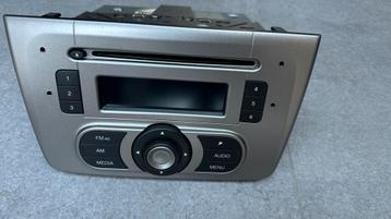 Originele Alfa Mito autoradio izgst bouwjaar 2012 beschikbaar voor biedingen