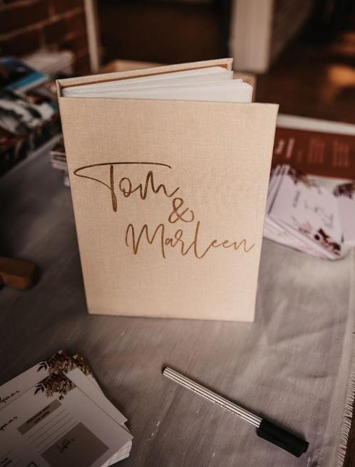 Gastenboek (gepersonaliseerd), Hobby en Vrije tijd, Feestartikelen, Nieuw, Geboorte of Huwelijk, Ophalen of Verzenden