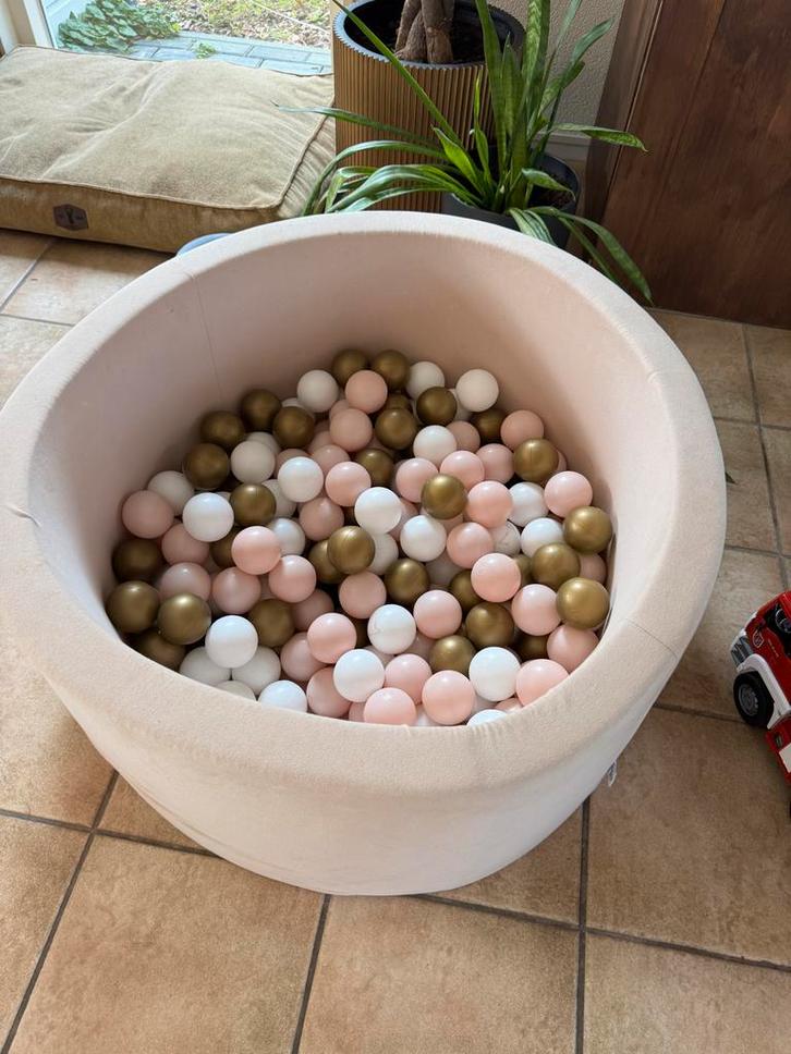 Miiimi Ballenbak XL Beige/Roze - Zo Goed Als Nieuw!, Kinderen en Baby's, Speelgoed | Speelkleden, Zo goed als nieuw, Ophalen
