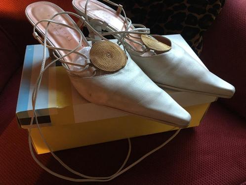 beige leren pumps Hispanitas, Kleding | Dames, Schoenen, Zo goed als nieuw, Pumps, Beige, Ophalen of Verzenden