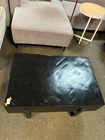 Zwarte Vierkante Salon Tafel beschikbaar voor biedingen