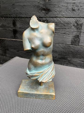 Vintage beeld buste van vrouw beschikbaar voor biedingen