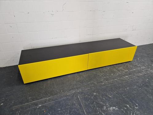 tv-kast / televisiemeubel geel met zwart, Huis en Inrichting, Kasten | Televisiemeubels, Gebruikt, Minder dan 100 cm, 200 cm of meer