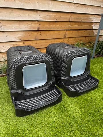 2 Adori Kattenbakken beschikbaar voor biedingen