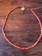Antieke bloedkoraal ketting met bewerkt gouden slot, Sieraden, Tassen en Uiterlijk, Antieke sieraden, Ophalen, Goud, Ketting