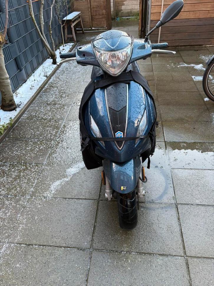 Piaggio fly 2013, Fietsen en Brommers, Scooters | Piaggio, Zo goed als nieuw, Fly, Benzine, Ophalen of Verzenden