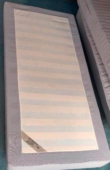 2x Bedboden Sultan Ikea met houten blokpoten beschikbaar voor biedingen