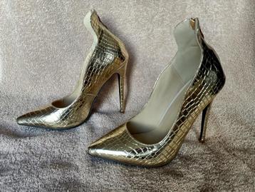 NIEUW Hakken pumps goudkleur maat 38 beschikbaar voor biedingen