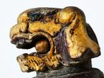 Chinese Foo Dog / leeuwenhond goudverguld hout sculptuur, Antiek en Kunst, Kunst | Niet-Westerse kunst, Ophalen of Verzenden