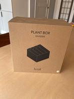 Ferm Living Plant Box Divider - Nieuw in Doos, Huis en Inrichting, Ophalen of Verzenden, Nieuw, Metaal, Minder dan 50 cm