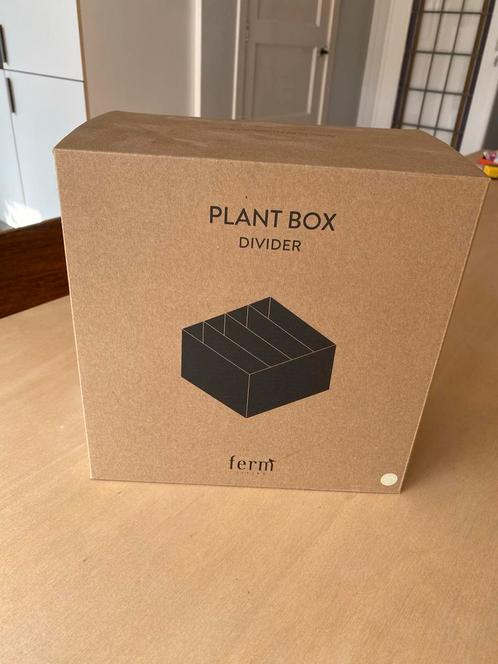 Ferm Living Plant Box Divider - Nieuw in Doos, Huis en Inrichting, Woonaccessoires | Kisten, Nieuw, Minder dan 50 cm, Metaal, Ophalen of Verzenden