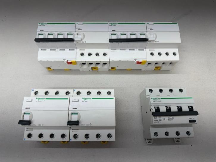 Schneider kracht automaten aardlek, Doe-het-zelf en Verbouw, Elektra en Kabels, Gebruikt, Overige typen, Ophalen of Verzenden