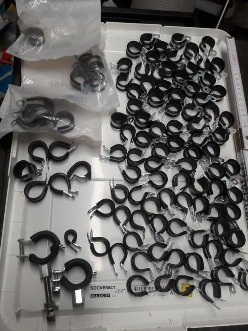 Buis klem (?) +/- 100 stuks, Doe-het-zelf en Verbouw, Buizen en Afvoer, Zo goed als nieuw, Overige typen, Overige materialen, 20 tot 40 mm