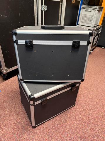 2 Flightcases voor Showtec Tri Par beschikbaar voor biedingen