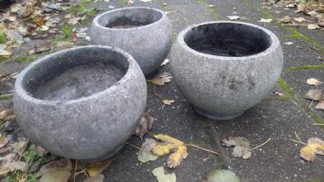 Bloempotten, plantenpotten spanish concrete beschikbaar voor biedingen