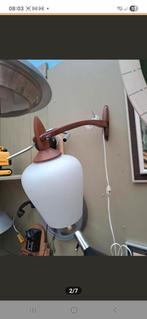 Teak Wandlamp met Zwenkarm & Melkglazen Kap, Huis en Inrichting, Lampen | Wandlampen, Ophalen of Verzenden, Zo goed als nieuw