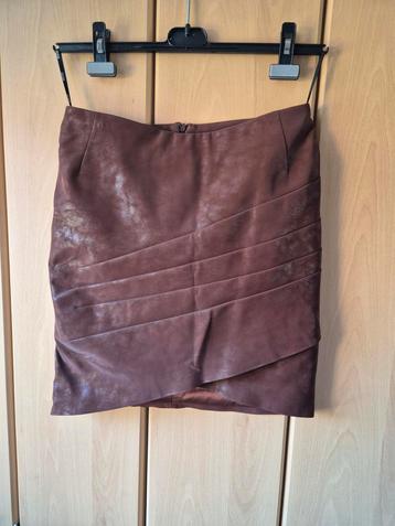Guess bruin kunstleer rokje maat M / 38 beschikbaar voor biedingen