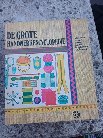 De Grote Handwerkencyclopedie - Vintage Handwerkboek beschikbaar voor biedingen