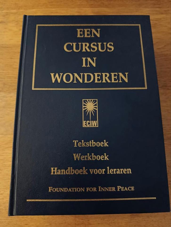 EEN CURSUS IN WONDEREN, Boeken, Esoterie en Spiritualiteit, Zo goed als nieuw, Achtergrond en Informatie, Spiritualiteit algemeen