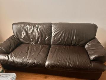 Bruin leren bankstel (2-zits + 2 stoelen) - Gratis!