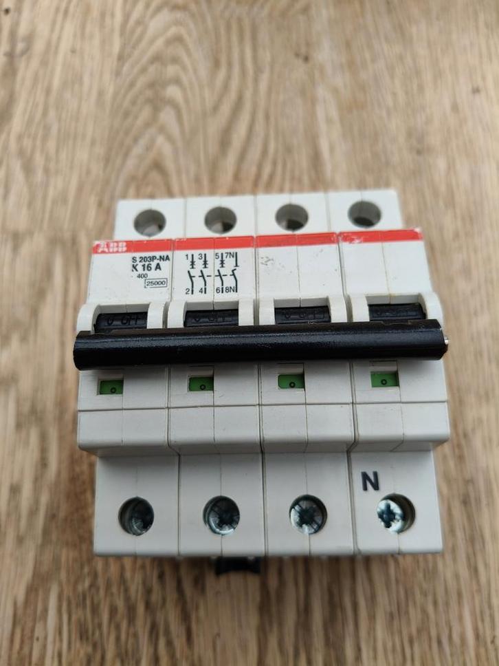 ABB S203P-NA K16A 3-polige automaat, Doe-het-zelf en Verbouw, Elektra en Kabels, Gebruikt, Schakelaar, Ophalen of Verzenden