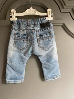 Stoere jeans van Zara baby voor 6-9 maanden, Broekje, Zo goed als nieuw, Zara, Verzenden