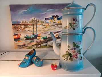 Franse koffiepot met filter en vioolmotief  beschikbaar voor biedingen