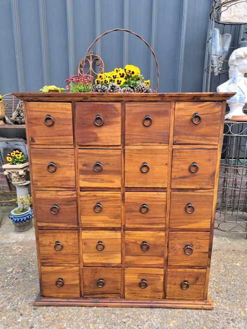 Oude geleefde teakhouten ladenkast, apothekerskast. archiefk, Huis en Inrichting, Kasten | Ladekasten, Zo goed als nieuw, 25 tot 50 cm