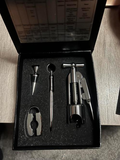 Luxe wijnset, Verzamelen, Wijnen, Zo goed als nieuw, Overige typen, Overige gebieden, Ophalen of Verzenden