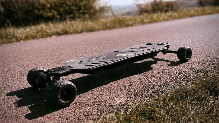 Elektrisch Longboard ONSRA - uitstekende kwaliteit, Sport en Fitness, Skateboarden, Zo goed als nieuw, Skateboard, Longboard, Ophalen